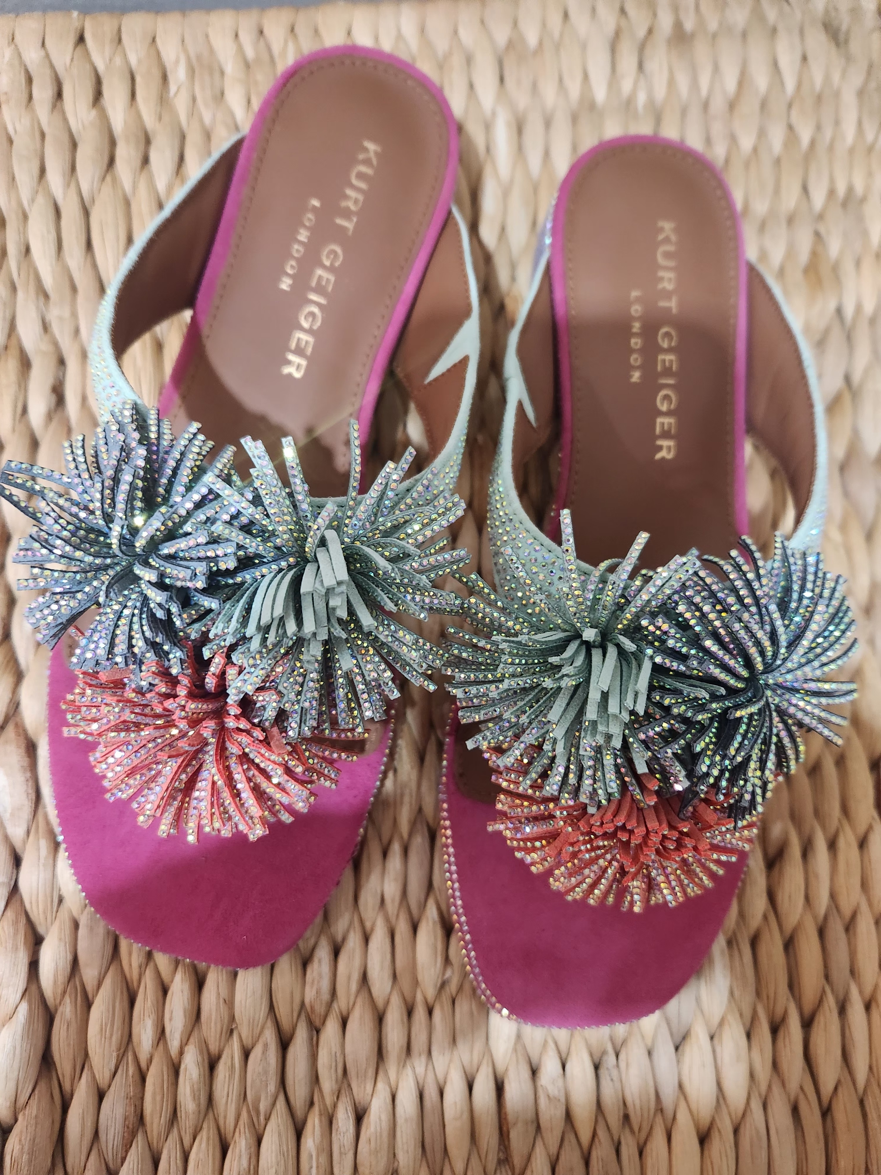 Kurt Geiger Pink Slide Sandals Multicolor Pom-Pom Embellishments New Sz 37 Us 7